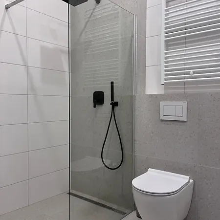 Chic And 2 Bed Апартаменты Братислава