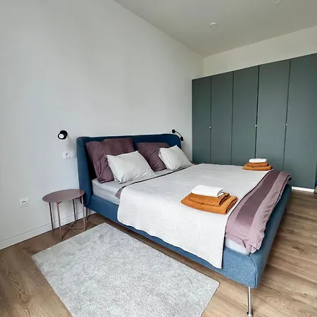 Chic And 2 Bed Братислава